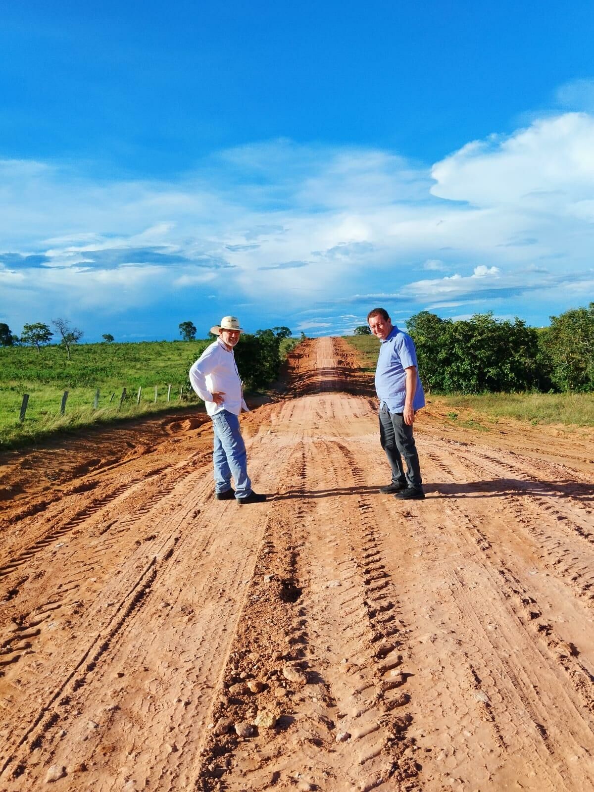 Imagem de compartilhamento para o artigo Prefeitura de Alcinópolis intensifica ações em diversas frentes de serviço da MS Todo dia